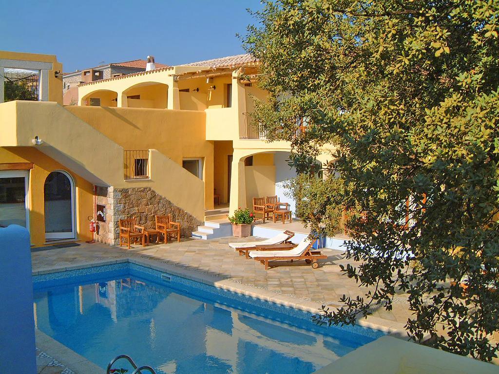 Papillo Resort Borgo Antico San Pantaleo Exterior photo