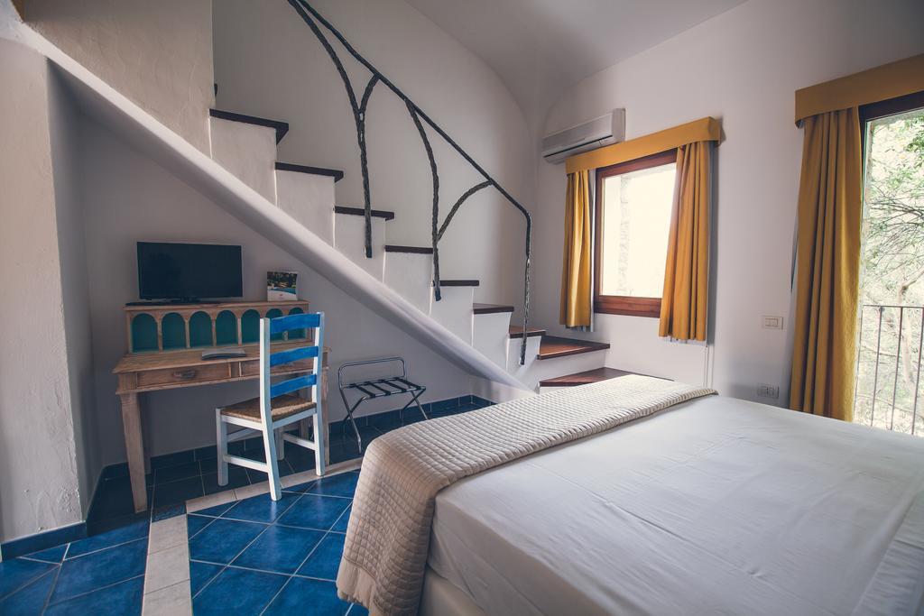 Papillo Resort Borgo Antico San Pantaleo Exterior photo