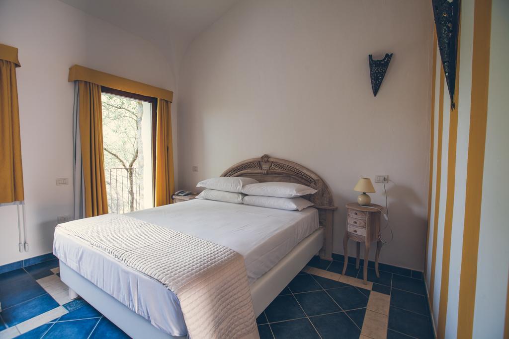 Papillo Resort Borgo Antico San Pantaleo Exterior photo