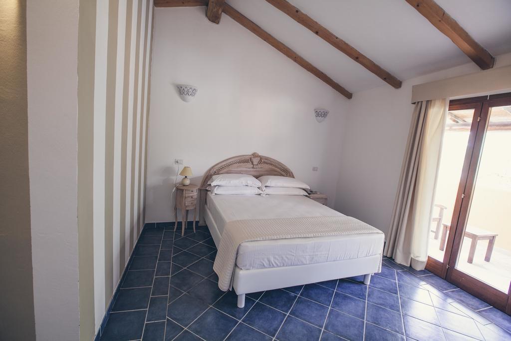 Papillo Resort Borgo Antico San Pantaleo Exterior photo