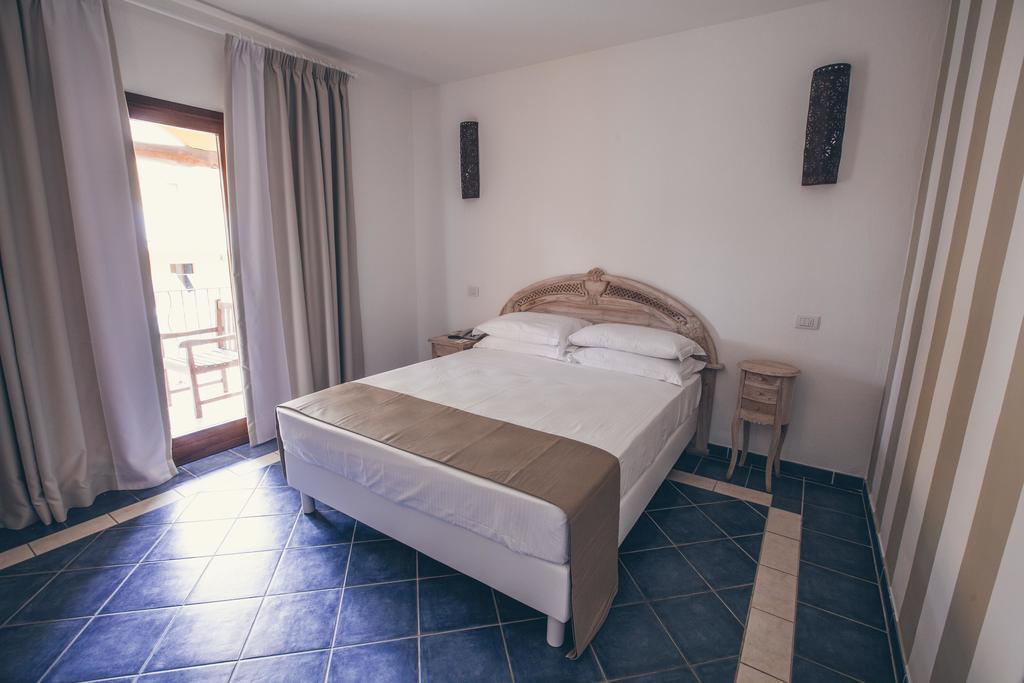 Papillo Resort Borgo Antico San Pantaleo Exterior photo