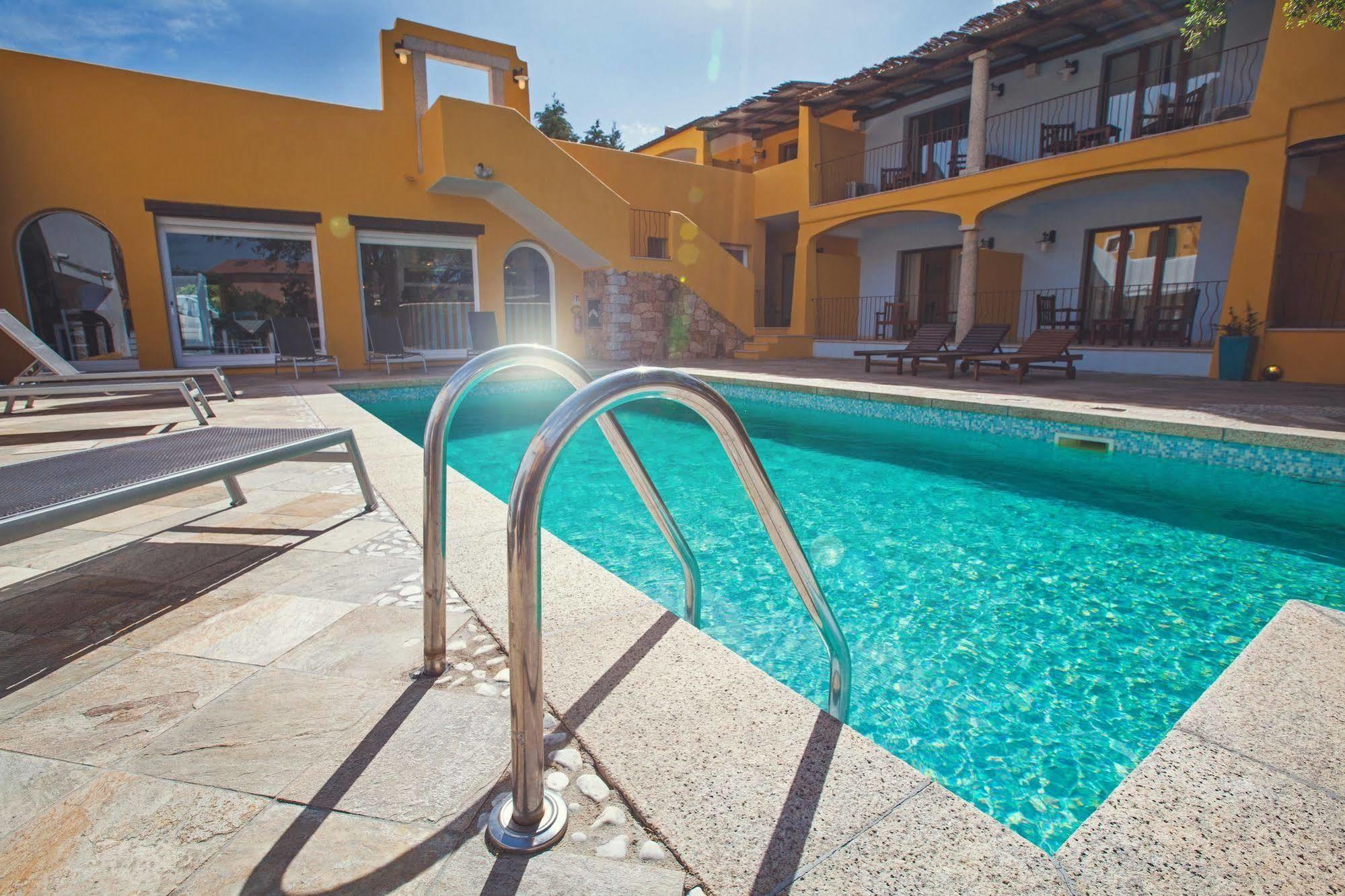 Papillo Resort Borgo Antico San Pantaleo Exterior photo